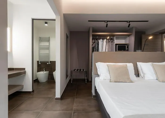 Pensión The Point -