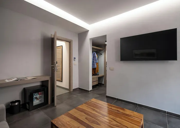 Pensión The Point - 4*